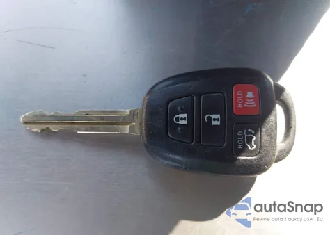 2016 Toyota Rav4 Xle z USA, uszkodzony, nr VIN JTMWFREV7GD089571